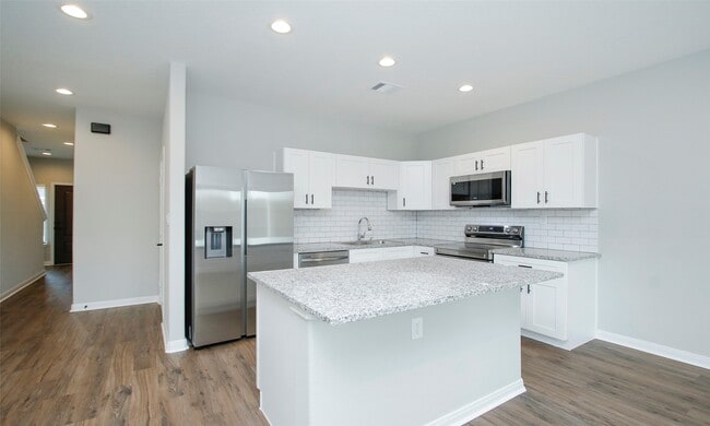 Building Photo - 14010 Longstreet Rd