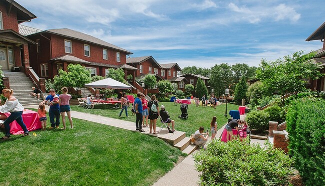 Building Photo - Forbes Terrace