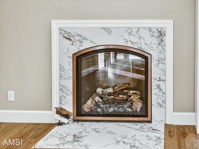 Building Photo - 4 br, 2 bath House - 1101 Rock Creek Way