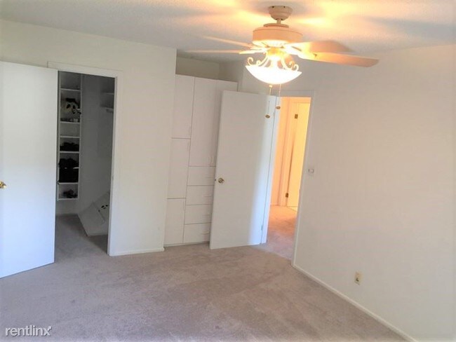 Building Photo - 2 br, 1.5 bath Condo - 1328 Inverrary Ln