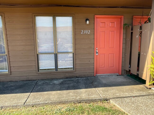 Primary Photo - Condo for rent in Grayson Valley