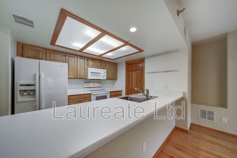 Building Photo - 23597 Genesee Village Rd