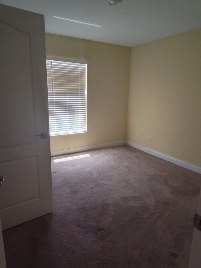 Building Photo - Spacious 4BR/2BA Home in Oaks at Ocala Cro...