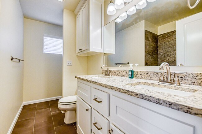 Building Photo - 3100 Pebble Pond Dr