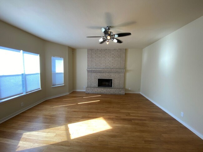 Building Photo - Conveniently Located to Randolph AFB, 4/2.5 ~ Large Backyard ~ Storage Shed ~ Move In Ready!