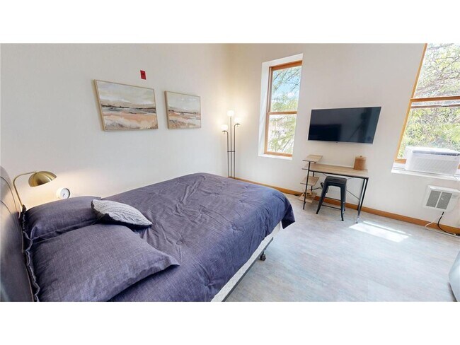 Building Photo - 542 Benson Ave SW