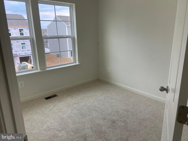 Building Photo - 255 Clifton Mnr