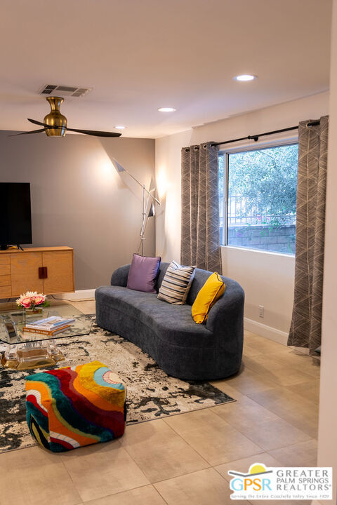 Building Photo - 38820 Bel Air Dr