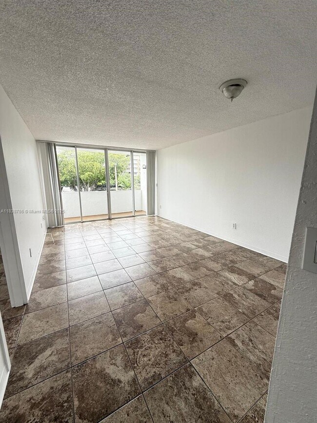 Building Photo - 2160 SW 16th Ave