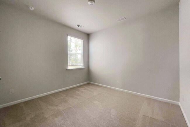 Building Photo - Available now. Beautiful 3 BR/2 BA Available in Cane Bay!