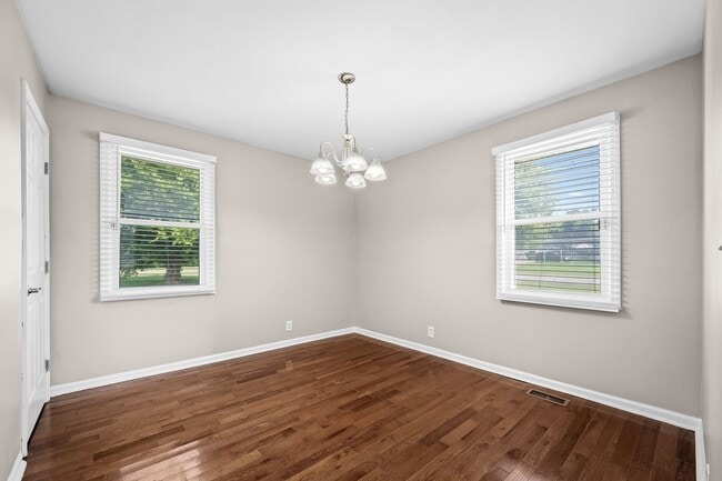 Building Photo - 3308 W Hamilton Ave