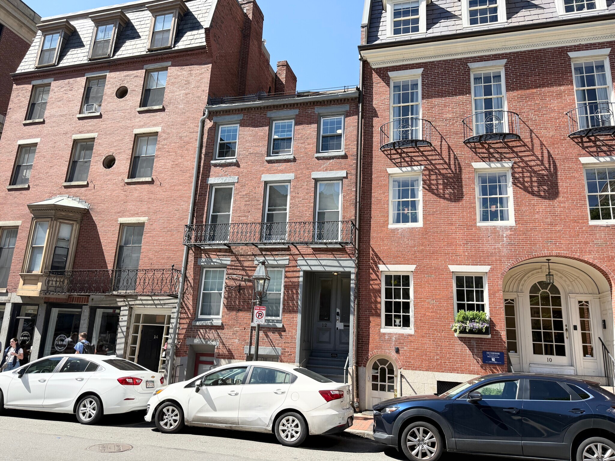 Building Photo - 14 Derne St