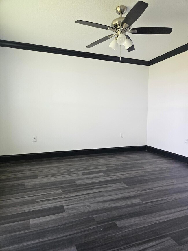 Building Photo - 5101 SE 43rd Trce