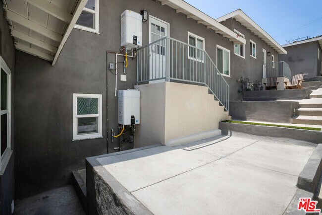 Building Photo - 7127 Ramsgate Ave