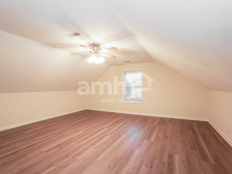 Building Photo - 3697 S Naples Ct