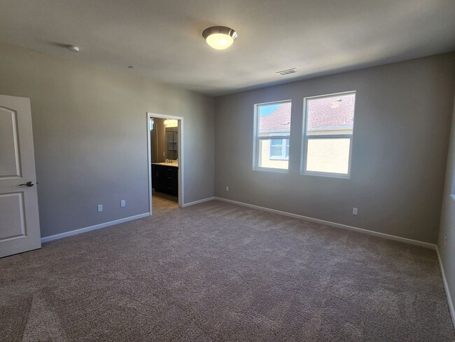 Building Photo - New Townhome in Minden for Rent