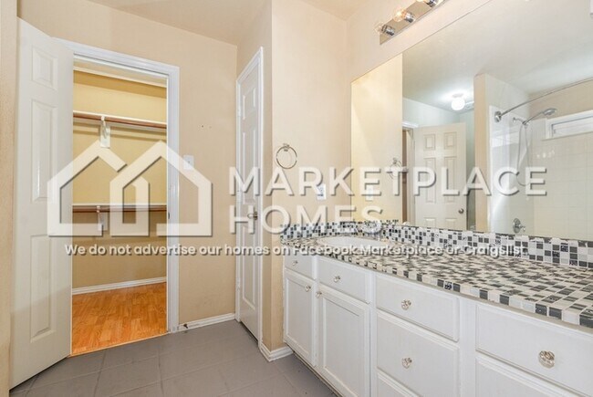 Building Photo - 10329 Nantucket Dr
