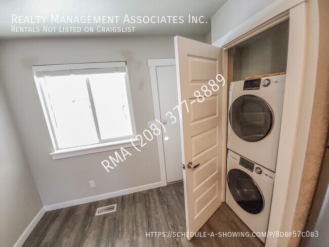 Building Photo - 4106 Tredwell Pl