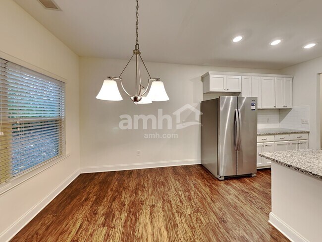 Building Photo - 234 McBee Pl