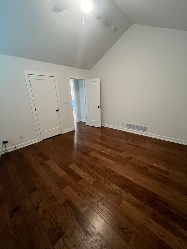 Building Photo - 3304 Wentworth Dr