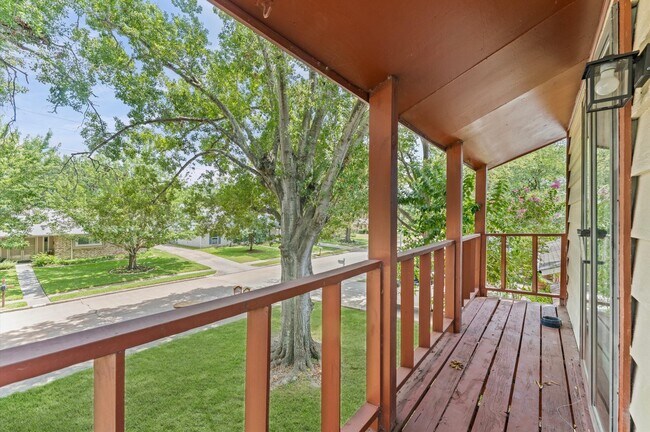 Building Photo - 11914 Meadowtrail Ln