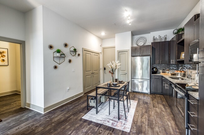 Building Photo - Ask About Our Multiple Specials – You Coul...