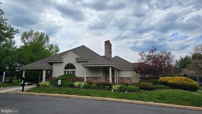 Building Photo - 208 Foxmeadow Dr