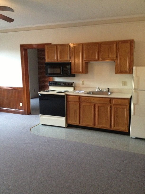 Building Photo - 39 Pleasant St