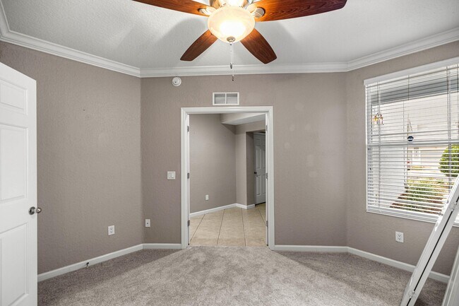 Building Photo - 4555 SW 52nd Cir