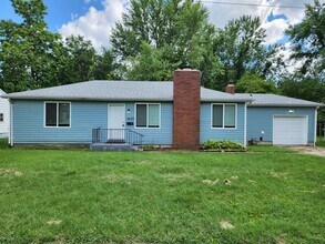Building Photo - Spacious 3-Bedroom, 1-Bathroom Home AVAILABLE NOW!!