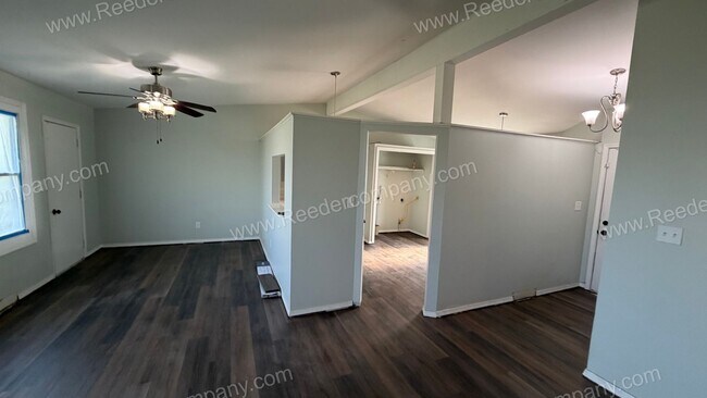 Building Photo - Newly updated 3 bedroom house