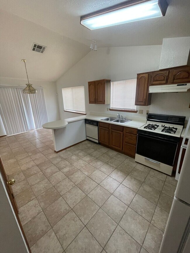 Building Photo - Cozy 3 Bedroom/2 Bath Home in Las Colinas