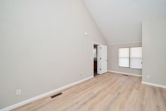 Building Photo - Freshly Updated & Full of Style – Don't Miss This Adamsville Gem!