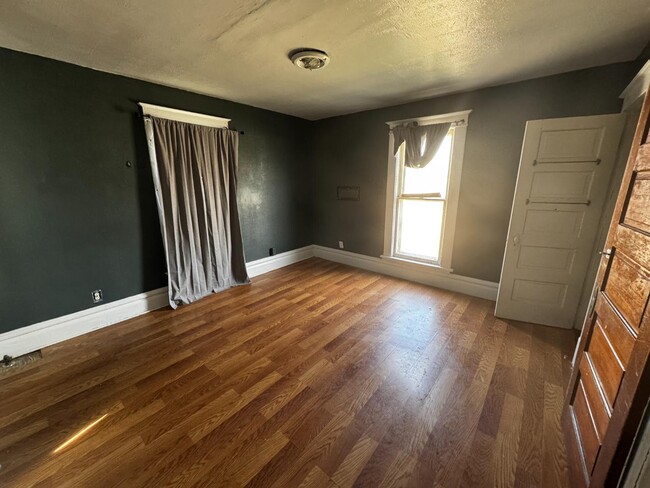 Building Photo - 1267 SW Harrison St