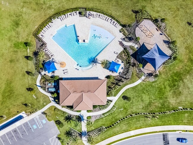 Building Photo - Luxury Living for Lease – 5BR Home with Of...
