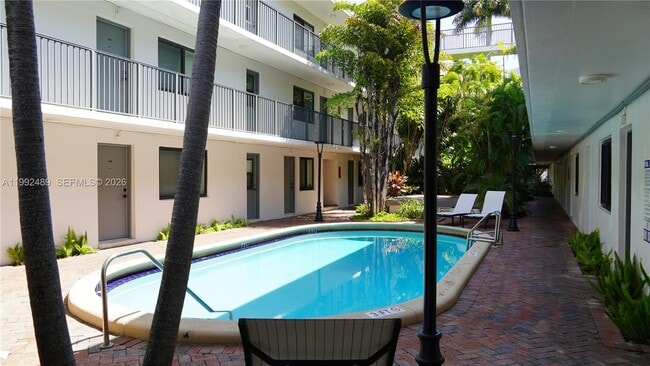 Building Photo - 3240 Mary St