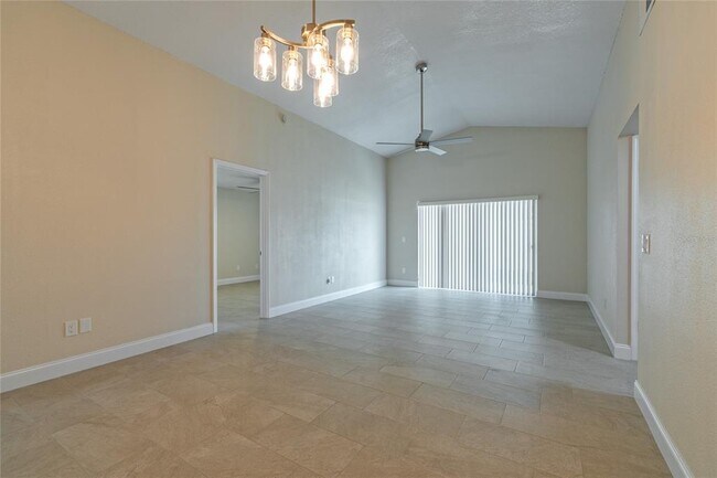 Building Photo - 166 Alameda Dr