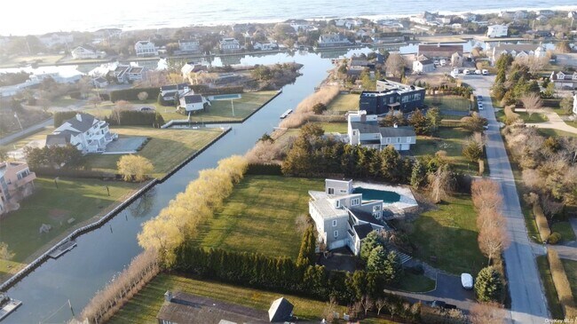 Building Photo - 4 Bayview Dr