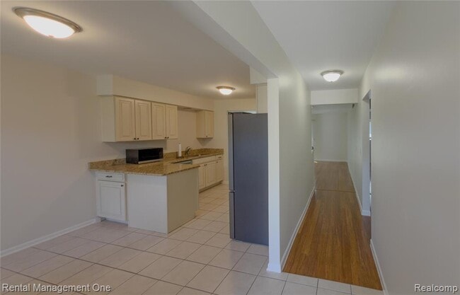 Building Photo - 11575 Lynhurst Dr