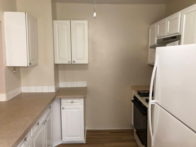 Building Photo - 48 Dennison Ave
