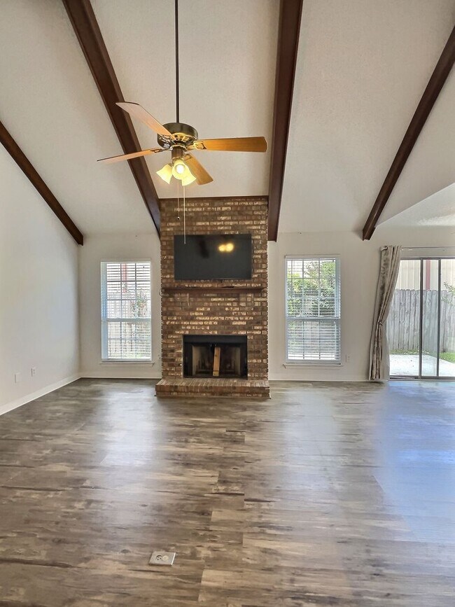 Building Photo - 2 Bedroom 2 Bathroom home in Biloxi, MS!