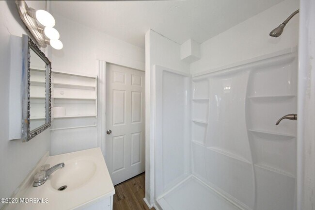 Building Photo - 48 Barberie Ave
