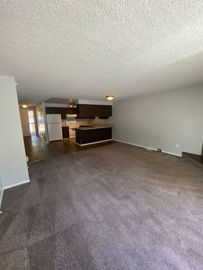 Building Photo - Ready first of June / 3 bedroom 2 bathroom...