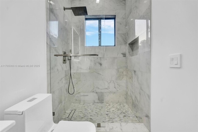 Building Photo - 6401 SW 84th St