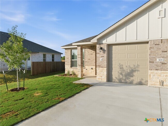 Building Photo - 509 Adley Ave