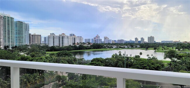 Building Photo - 3731 N Country Club Dr