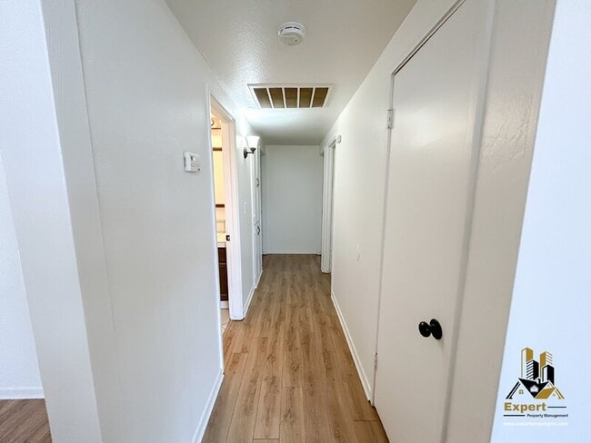 Building Photo - 5825 El Campo Way