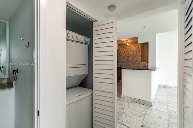 Building Photo - 335 S Biscayne Blvd