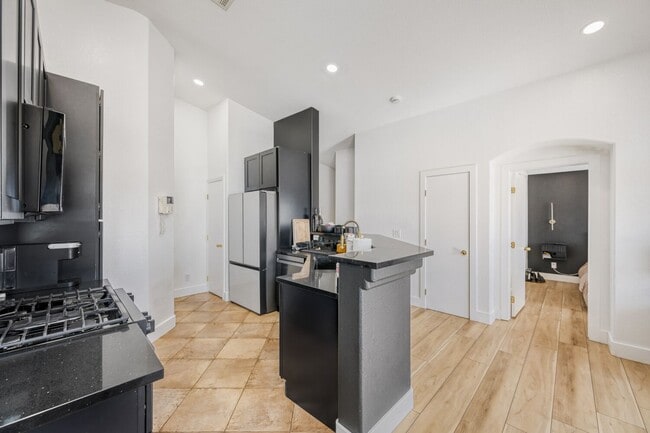 Building Photo - 6752 Lookout Lodge Ln