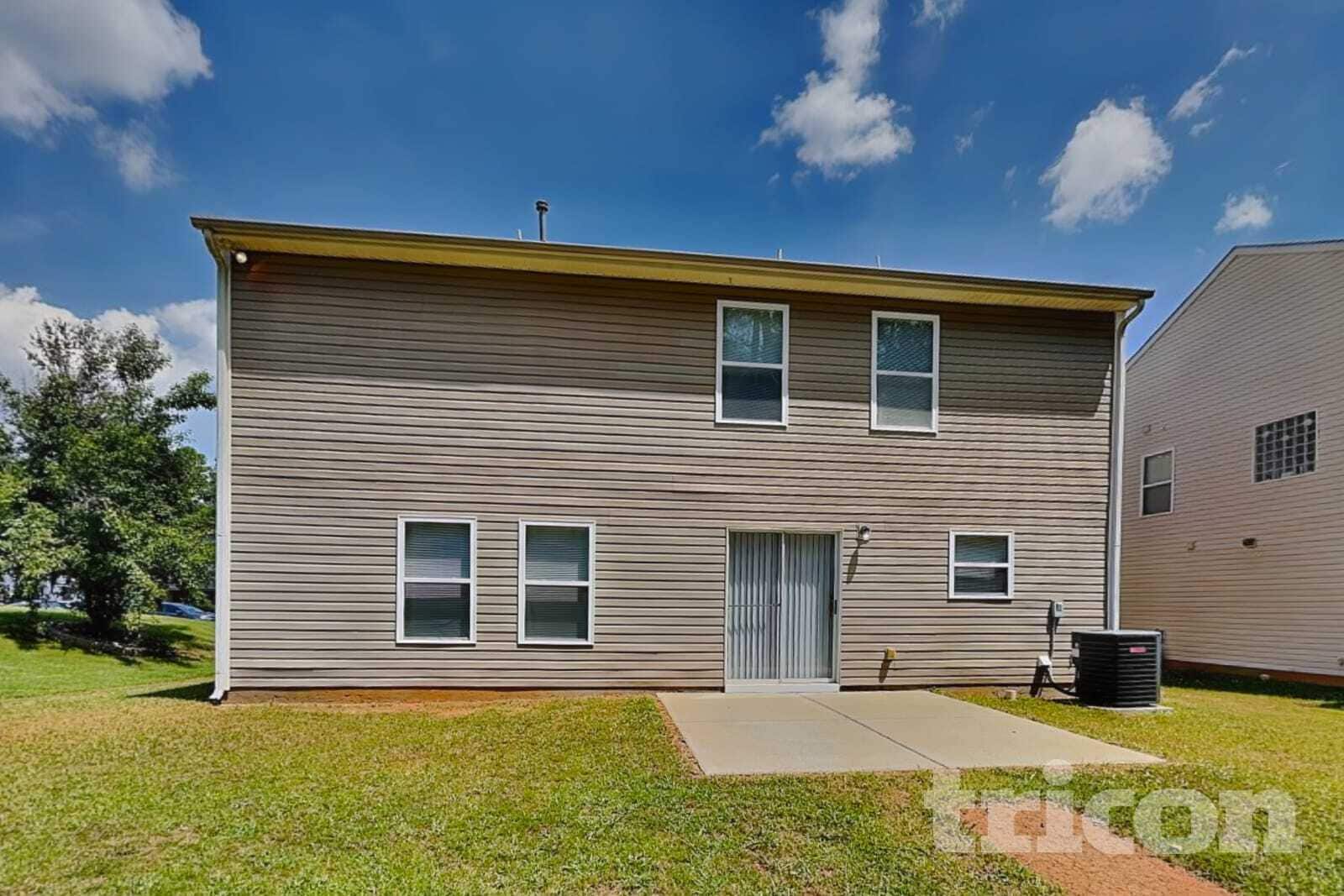 Building Photo - 4003 Larkhaven Village Dr